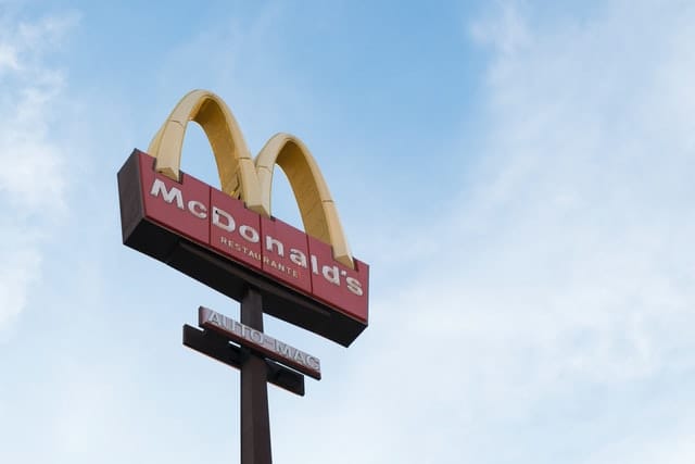The Concept of a Brand: Elements, Types, 10 Global Brands in 2022 & What Makes Them Successful