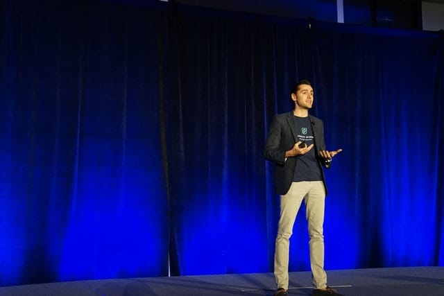 8 Powerful Sales Pitch Ideas to Help You Create Winning Presentations