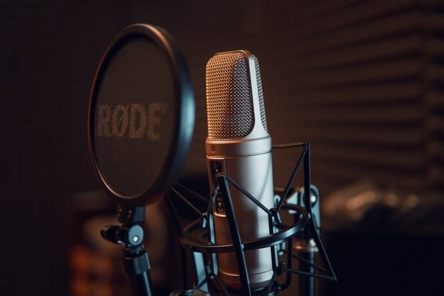 Discover the top voice-over classes, training courses, and coaching programs to enhance your vocal talent. Learn from industry experts, improve your voice acting skills, and unlock your full potential as a voice-over artist. Begin your searches with our curated list of the best voice-over training resources.